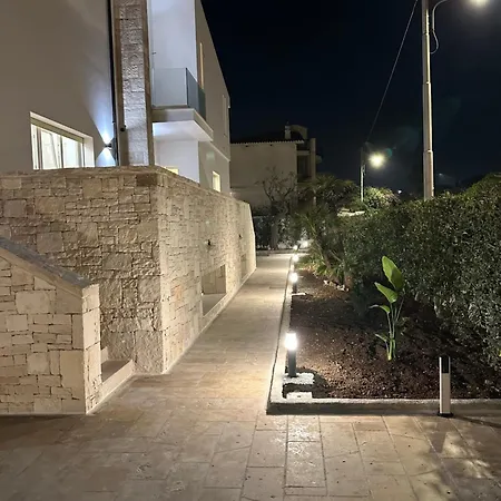 Andrea Luxury Μπάρι